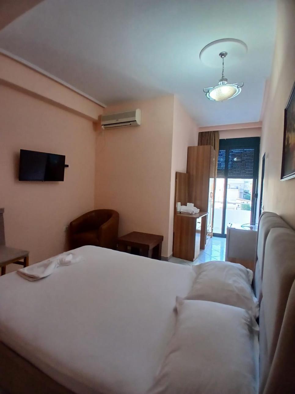 Hotel Rossi Vlorë エクステリア 写真